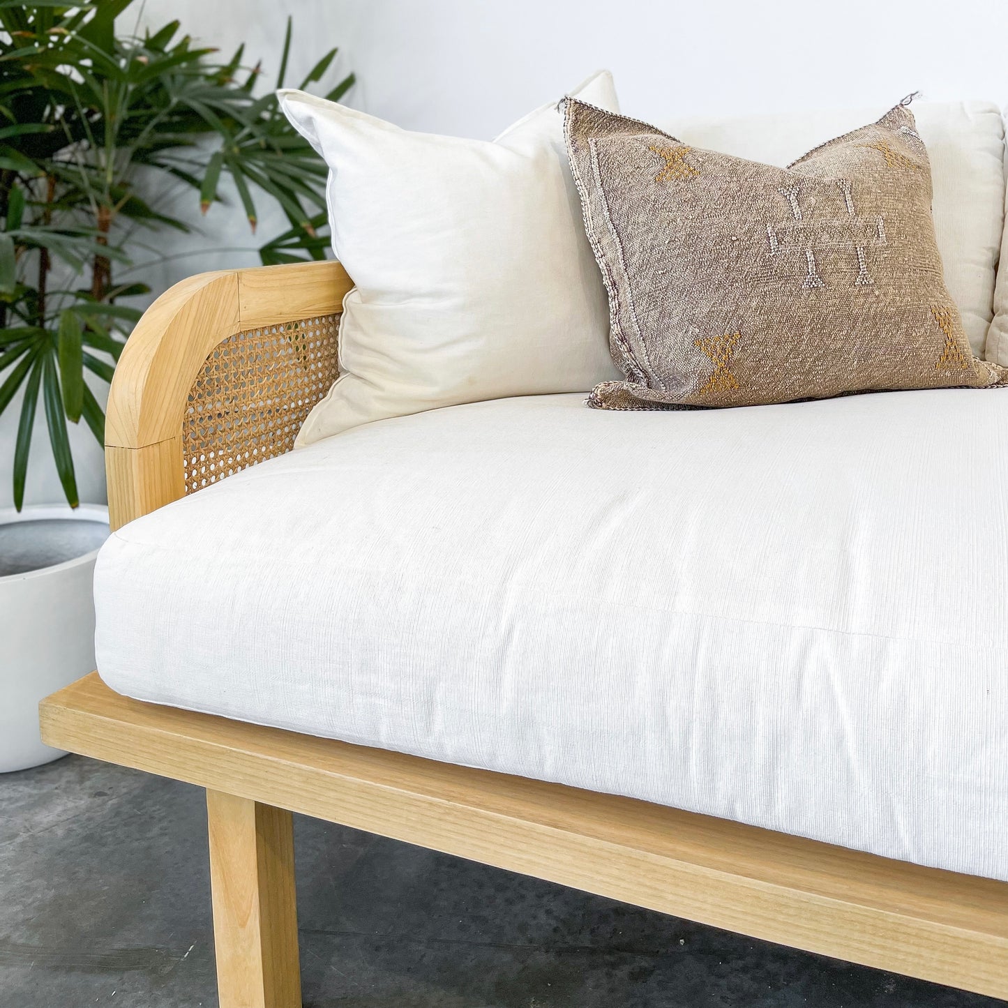 The Palermo Curved Lounge