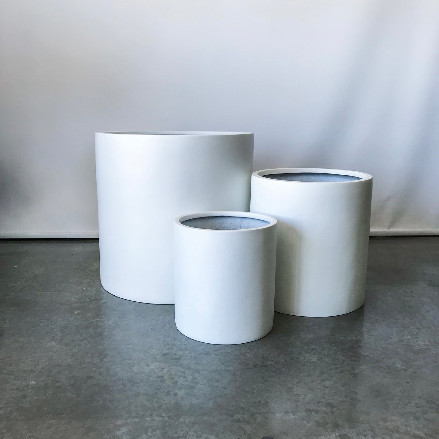 white plant pot, extra large lightweight outdoor pots