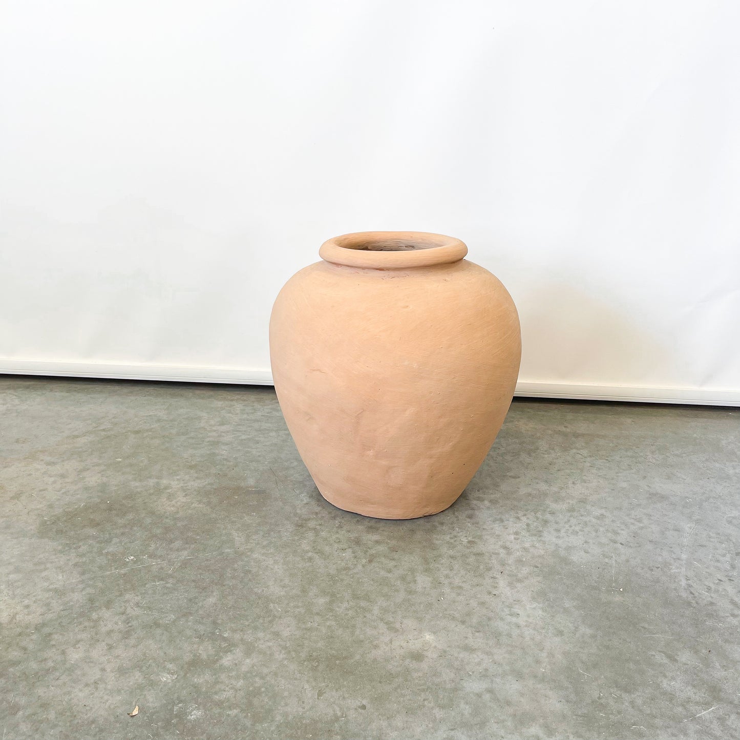 Il Vaso Terracotta Urn
